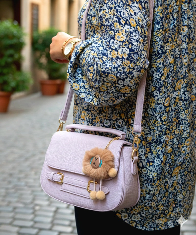 Pompom whisper chic