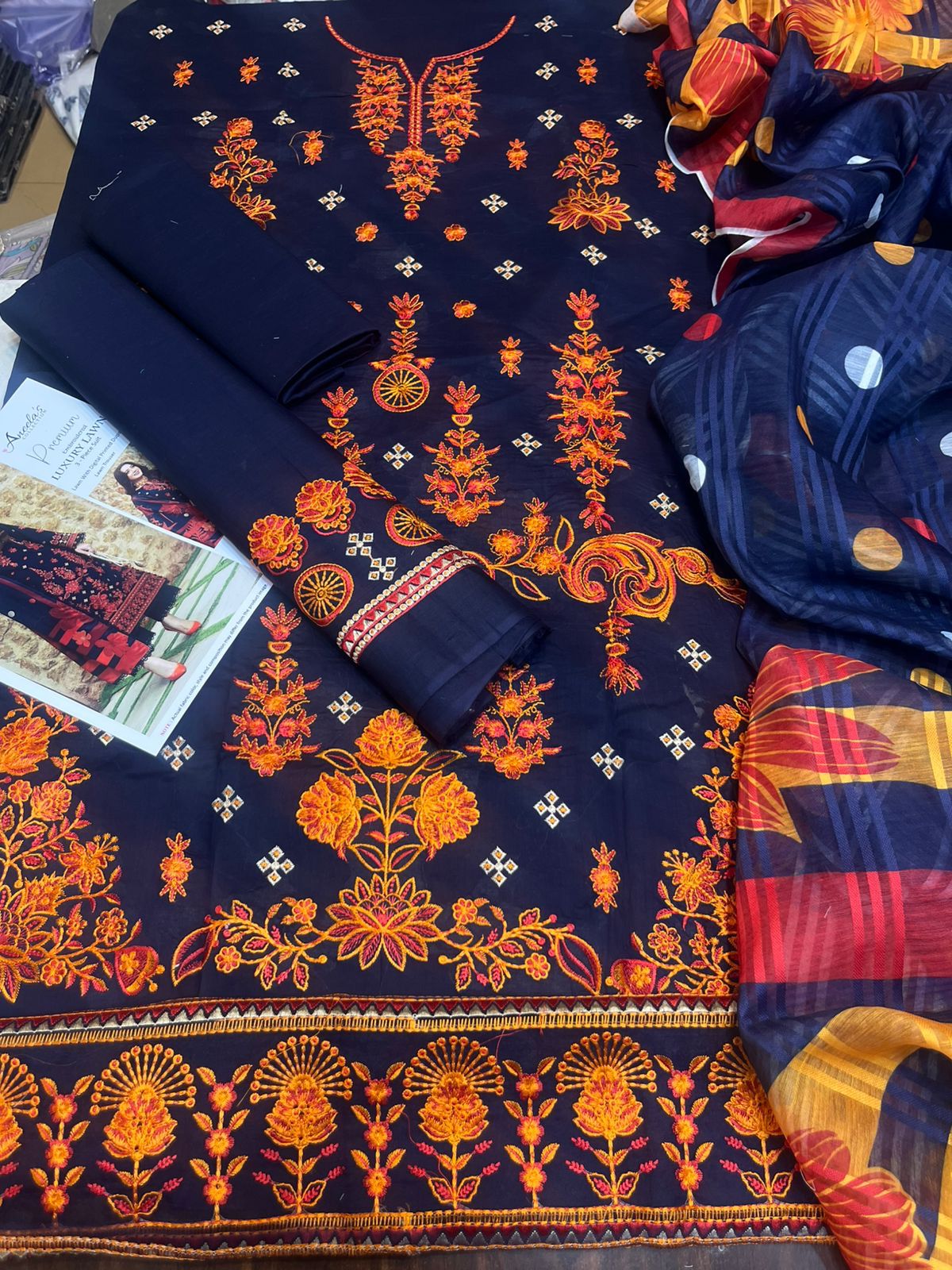 Aneela,s - 3pc LAWN Embroidered with Printed Diamond Dopata