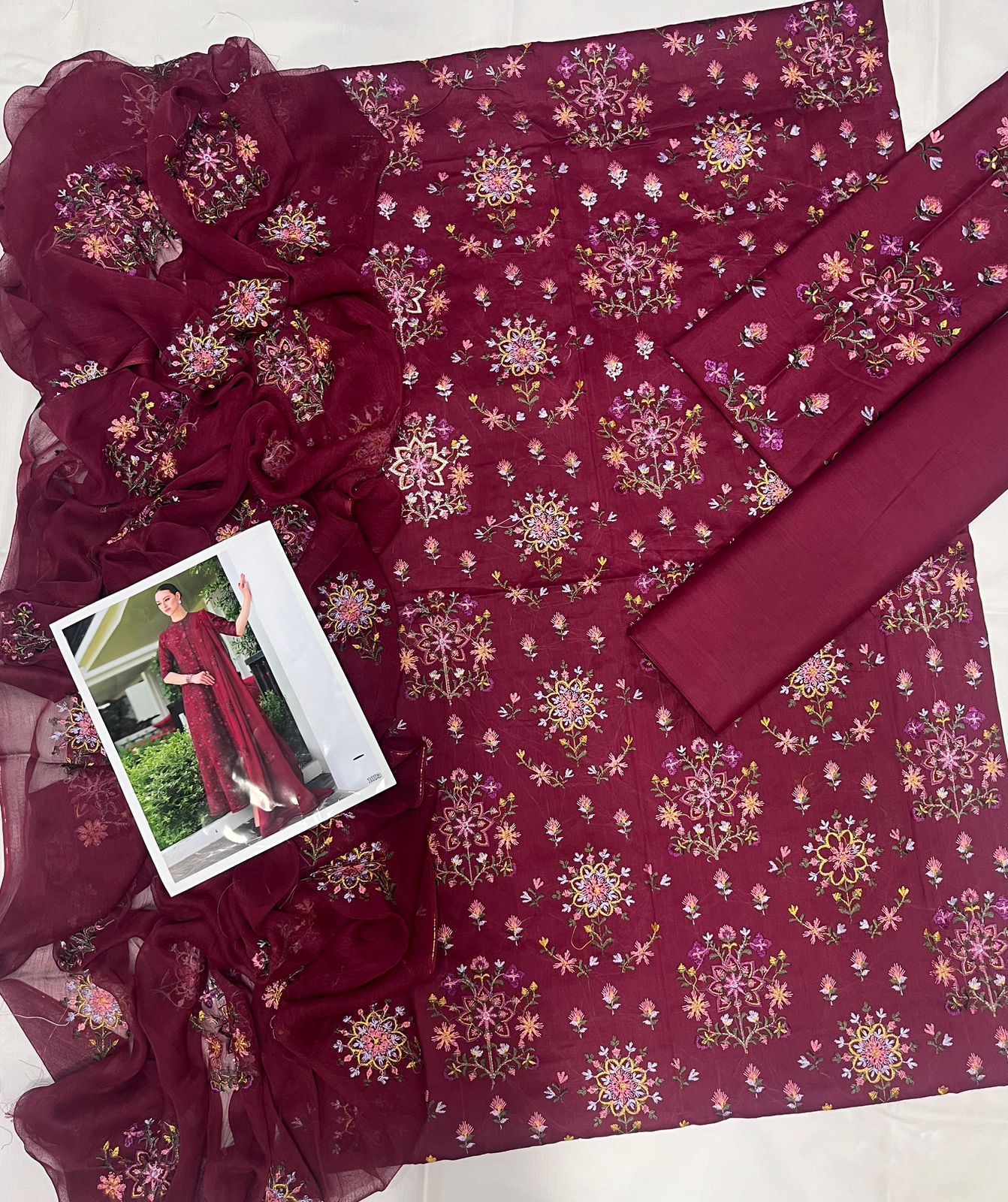 Bareeze - 3pc Lawn Heavy Embroidered with Bamber Chiffon Emb Dupata