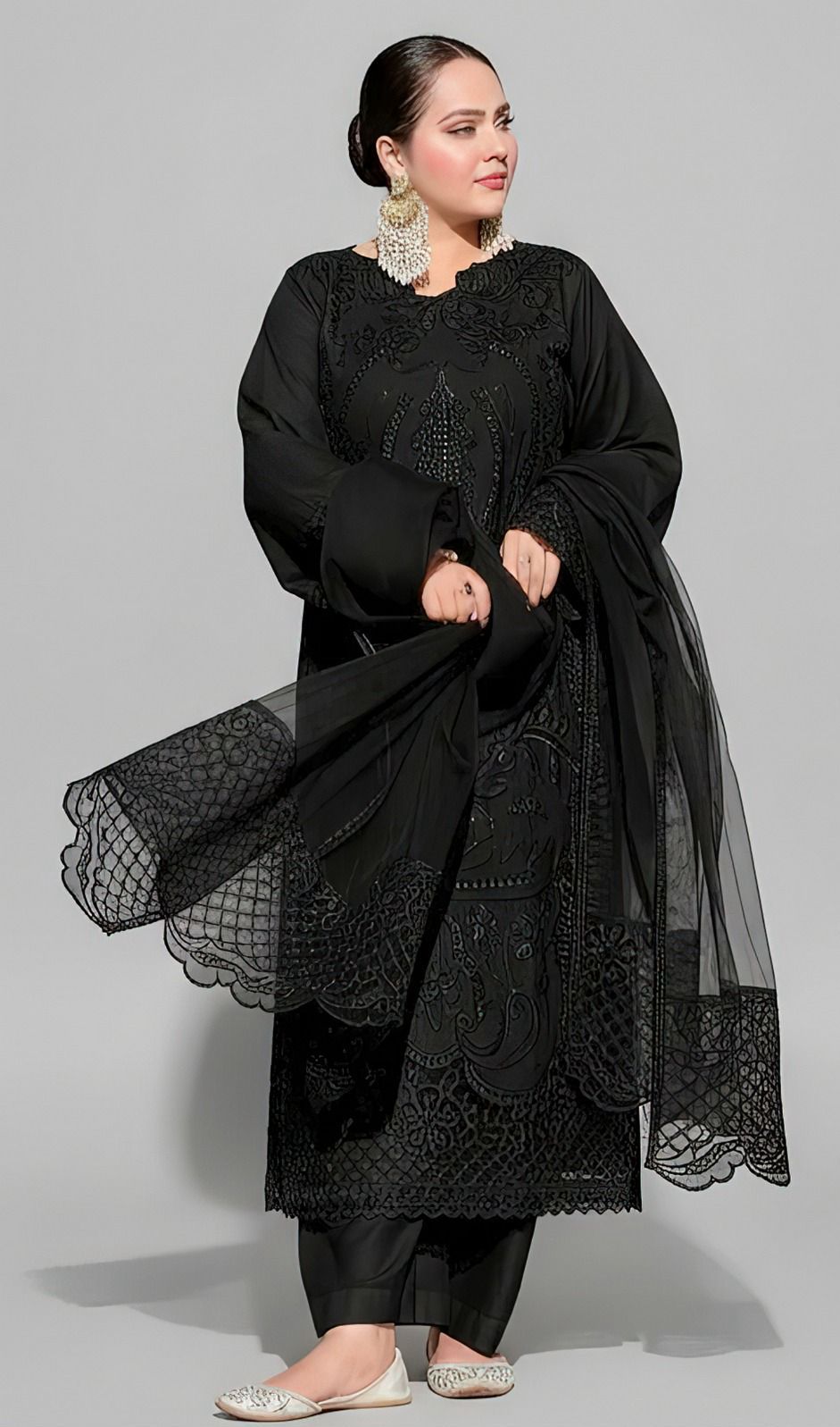 Maria B - 3pc Chikenkari Embroidered Lawn with Emb khaadi Net Dopatta