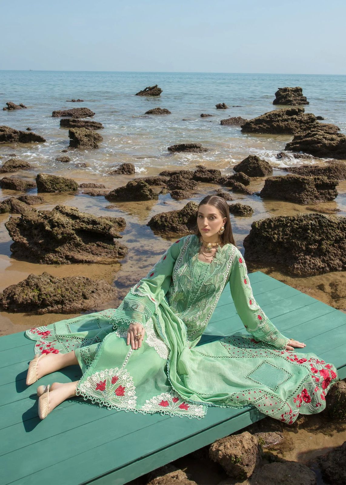 Chrimson - 3pc Chikenkari Embroidered Lawn with Emb Organza Dopatta