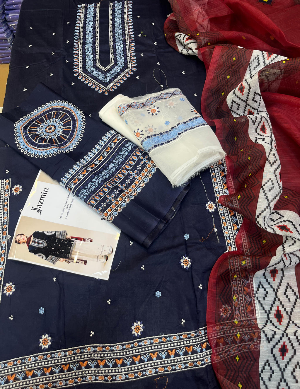 Jazmin - 3pc Embroidered Lawn with Printed Diamond Dopatta