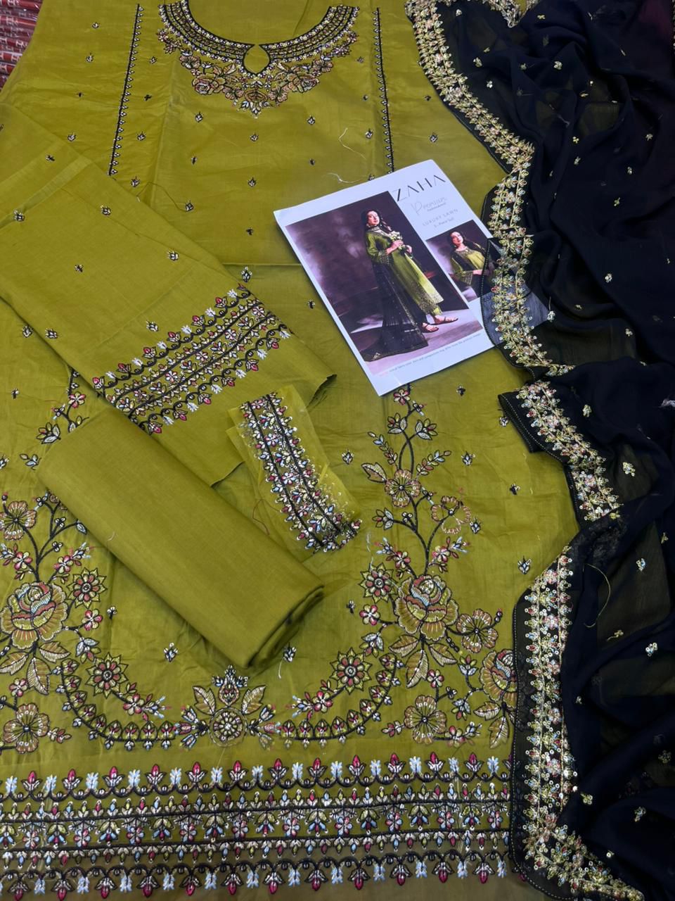 Zaha - 3pc Embroidered Lawn with Emb Chiffon ready to wear Dopatta