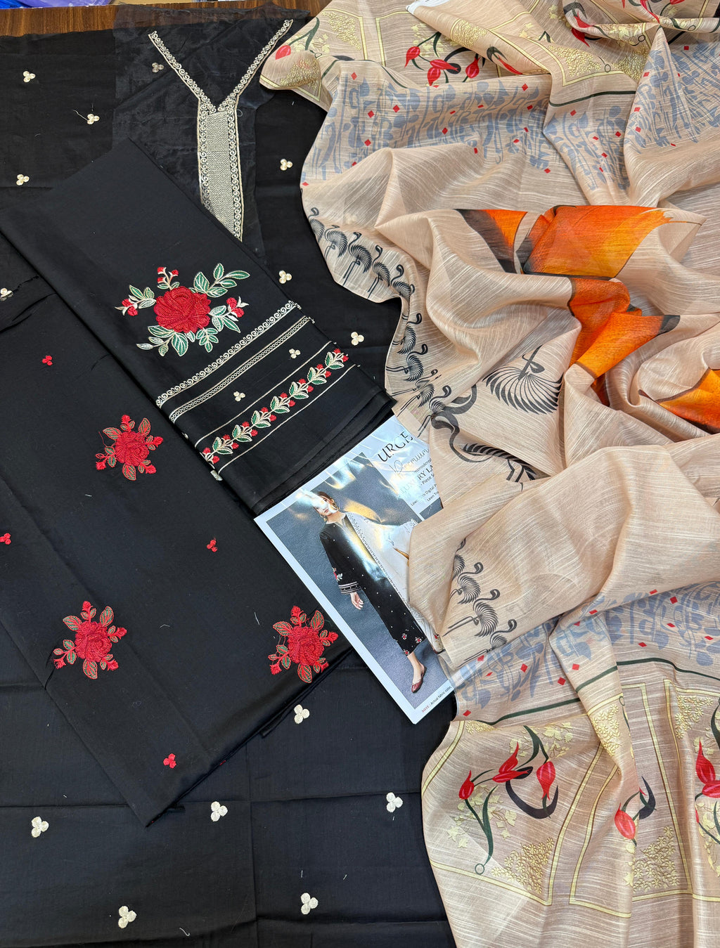 Urge - 3pc Embroidered Lawn with Printed Diamond Dopatta